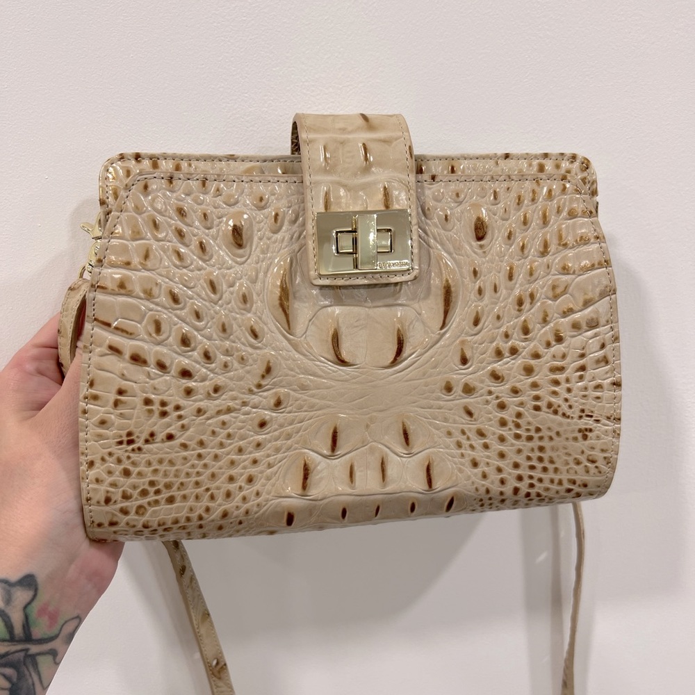 Brahmin champagne and gold beautiful Crossbody handbag in excellent condition